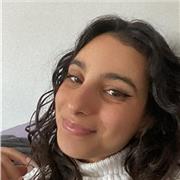 Etudiante en droit, je suis à votre disposition afin de vous soutenir dans l'apprentissage de vos cours (niveau collège).